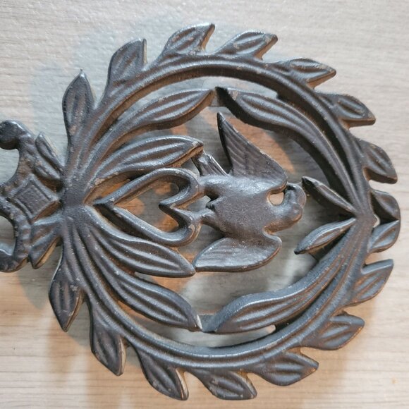 Antique Cast Iron Door Trovet With Eagle & Heart Design - Picture 2 of 7